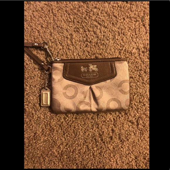 COACH wristlet 🍾 - Picture 2 of 6